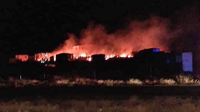 Un nuevo incendio en un asentamiento calcina una decena de chabolas en Lepe