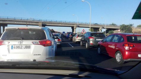 Un conductor que sufría un infarto logra detener su coche en el arcén de la A-49 antes de fallecer