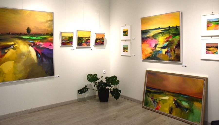 Andrés Moreno, pinceladas cargadas de color y simbolismo en Ayamonte