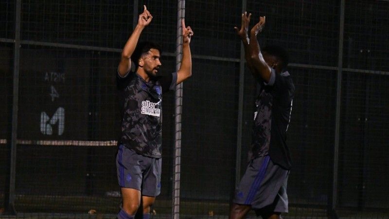 El Recre vence con claridad al Moguer y peleará por llevarse el Trofeo Platero (0-6)