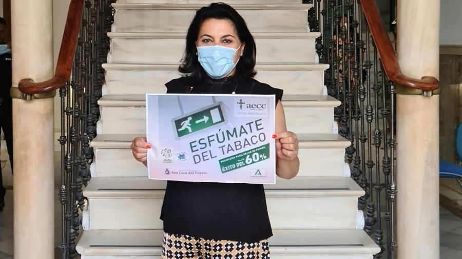 El Ayuntamiento de San Juan organiza con la AECC una terapia grupal para dejar de fumar