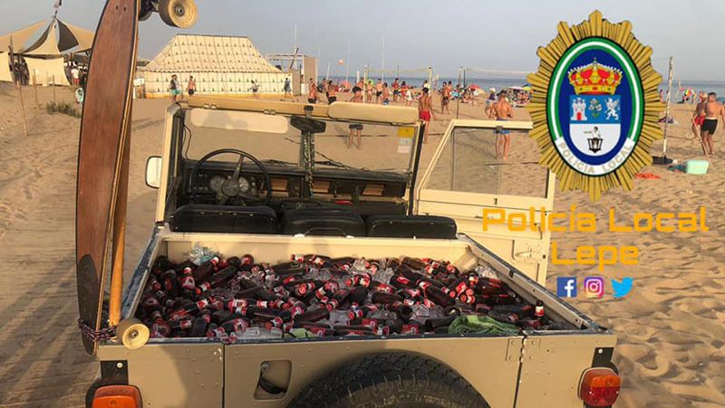 Denunciado por la Policía por acceder a la playa con un todoterreno cargado de botellines