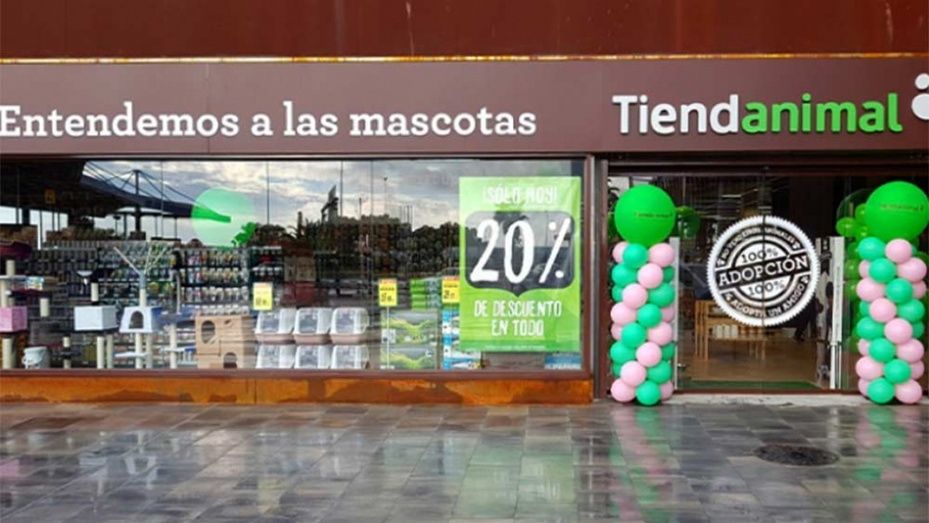 En Holea buscan peluquero canino para trabajar en Tiendanimal