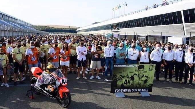 ﻿Reconocimiento mundial a Hugo Millán en el circuito de Jerez, donde se retiró su dorsal