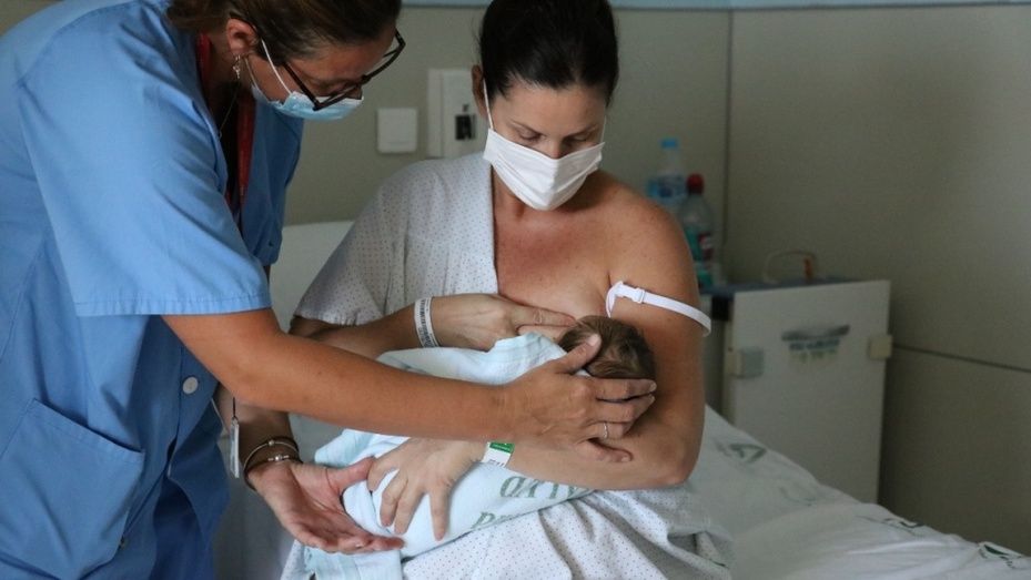 Los hospitales onubenses atienden 1.360 nacimientos en el primer semestre del año