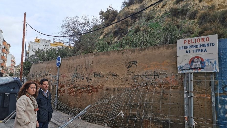 Ciudadanos se apunta el tanto del arreglo del muro de la calle Aragón