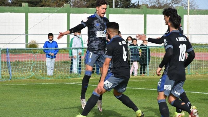 El Recre aprieta para que salgan Álex Moreno y Perotti