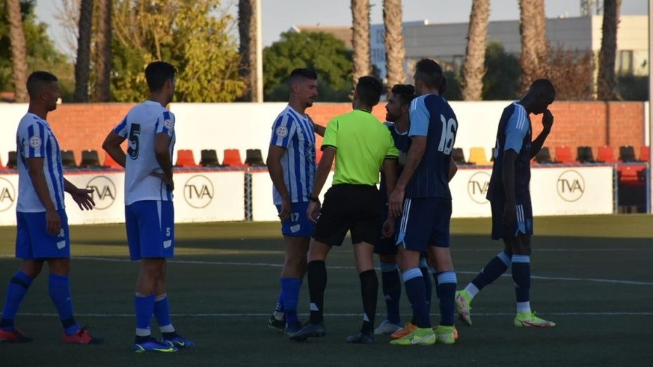 Un Recre con dos caras se lleva en la tanda de penaltis el Trofeo 'Villa de Montijo'