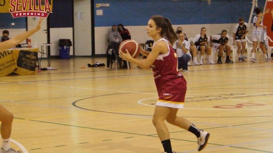 La joven base del Baloncesto Sevilla Nuria Sánchez refuerza al Ciudad de Huelva