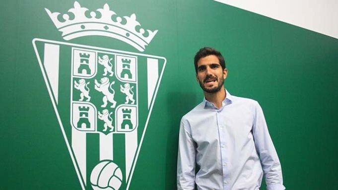 El central cordobés Bernardo Cruz, duodécimo fichaje del Recre