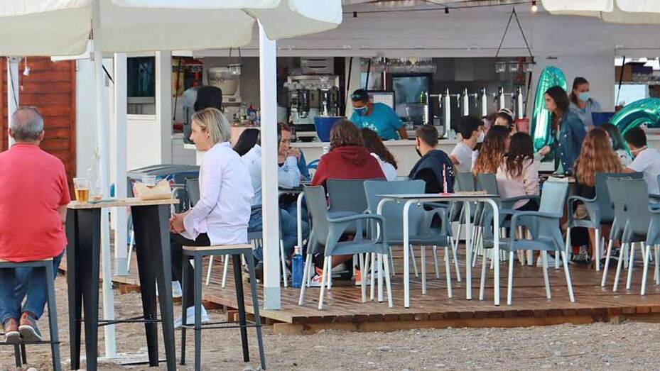 Las contrataciones de verano impiden la subida del paro en Huelva