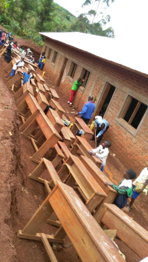 Menores del Congo mejoran su educación gracias a un proyecto de Diputación