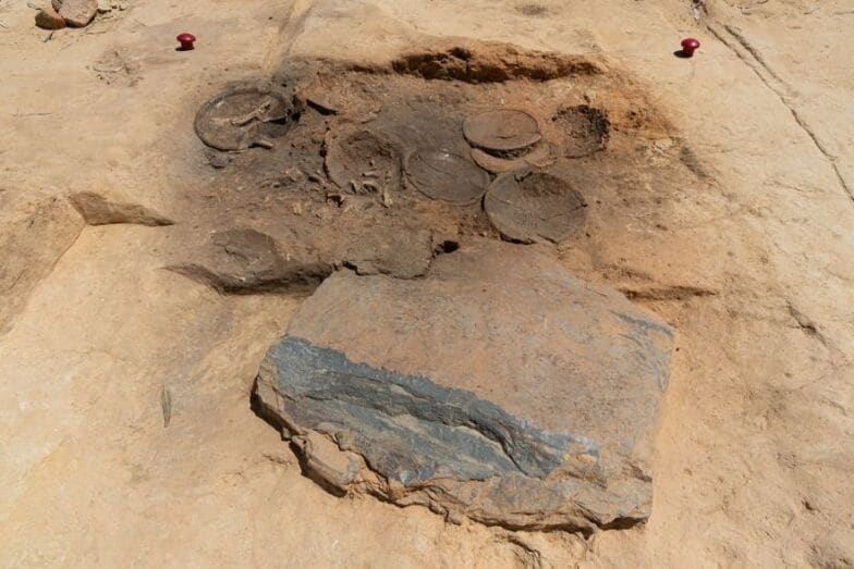 Aparecen 14 nuevas tumbas tartésicas en el Cabezo de La Joya