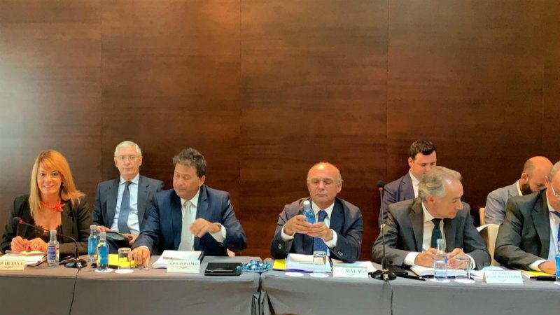La presidenta de la Autoridad Portuaria de Huelva asiste a la reunión para aprobar la distribución los fondos portuarios