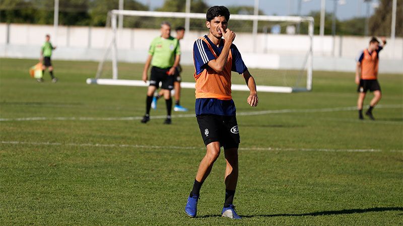José Carlos cumple 50 días entrenando sin ficha con la plantilla del Recre