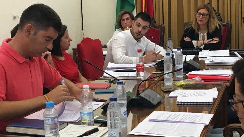 El pleno de Valverde aprueba una modificación de crédito para hacer frente a los actos de la programación de Navidad
