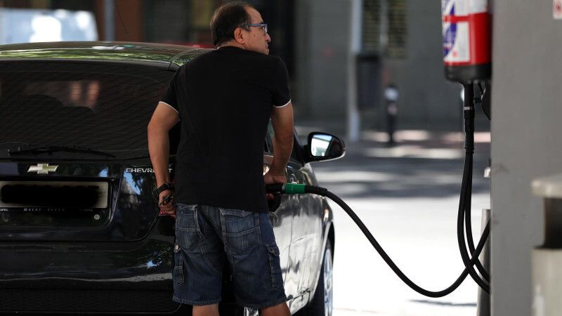 El alcalde de Aljaraque se reúne con los vecinos y espera encontrar una solución al conflicto de la gasolinera