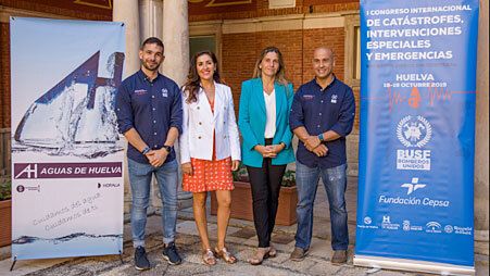 Aguas de Huelva renueva su compromiso con Bomberos Unidos sin Fronteras