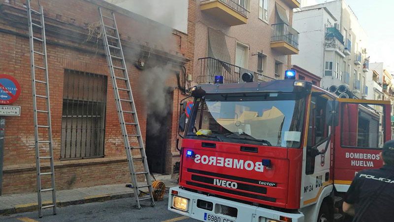Muere una mujer de 51 años en el incendio de una vivienda en Huelva