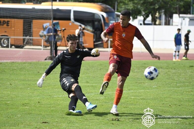 Víctor Barroso activa la ilusión en Punta Umbría (2-0)