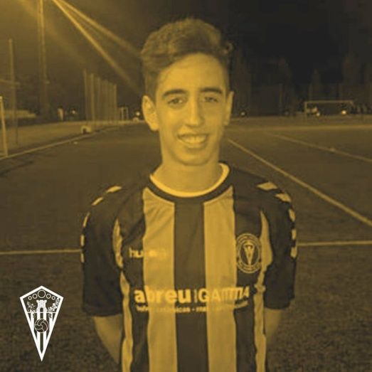 El San Roque traspasa al Cádiz a su canterano Franco, que debutó en el primer equipo con 16 años