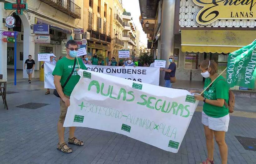 Padres y docentes claman por una vuelta al cole segura