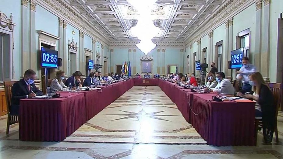 El runrún: Un pleno ‘kilométrico’