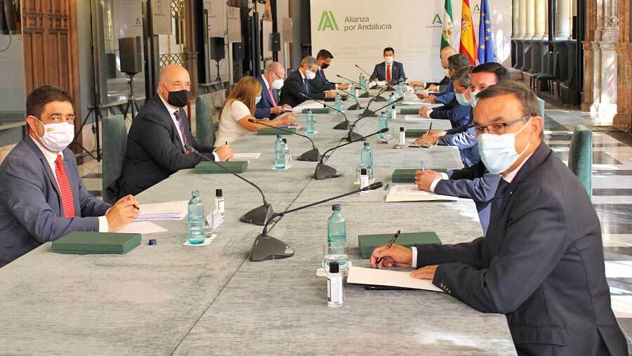 Caraballo exige a la Junta más fondos para que los ayuntamientos puedan actuar contra la pandemia