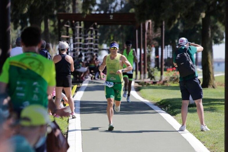 Joao Chagas y Liliana Verissimo, triunfadores en el Triatlón 'Huelva Puerta del Descubrimiento'