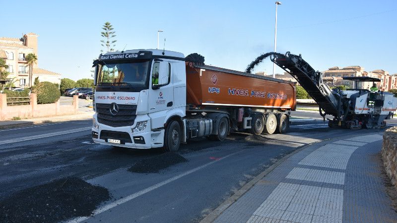 Arrancan las labores de asfaltado de la avenida del Océano en Punta Umbría
