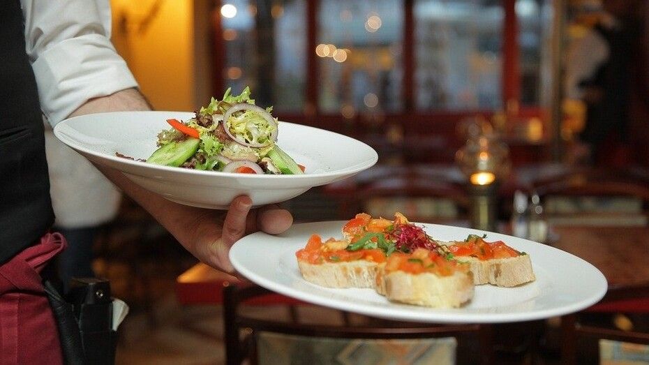 Un restaurante de comida rápida de Lepe busca a cuatro empleados