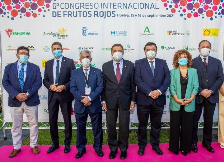 Carlos Ríos asegura en la apertura del VI Congreso Internacional de Frutos Rojos que las berries “salvan vidas” por su alto nivel de “salud y bienestar”