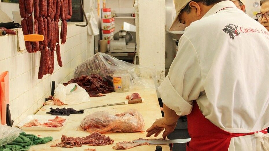 Un supermercado de Manzanilla necesita cubrir el puesto de la carnicería