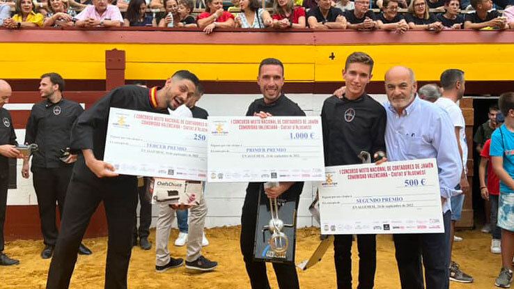El cortador bartolino Juan Antonio Pérez triunfa en Valencia y obtiene plaza para la final nacional