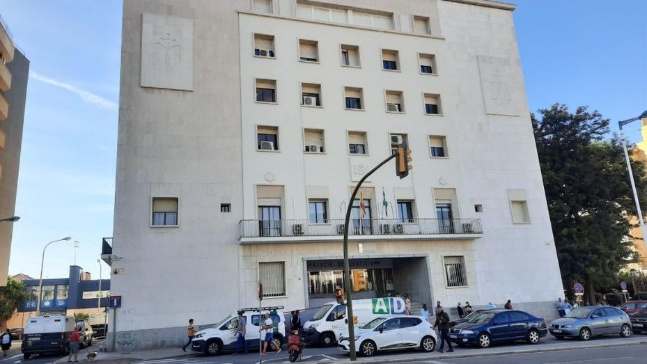 Pasa a disposición judicial la detenida por dejar al borde de la muerte a un hombre en una pelea de madrugada en Isla Chica