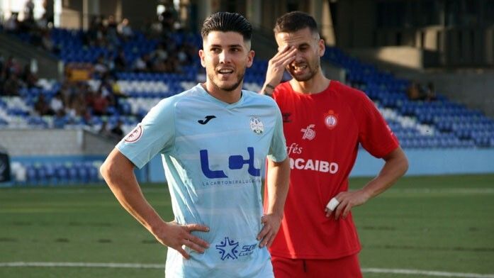 Brian Triviño, que le hizo tres tantos al Recre la pasada campaña, y Pablo Caballero, los estiletes del derbi