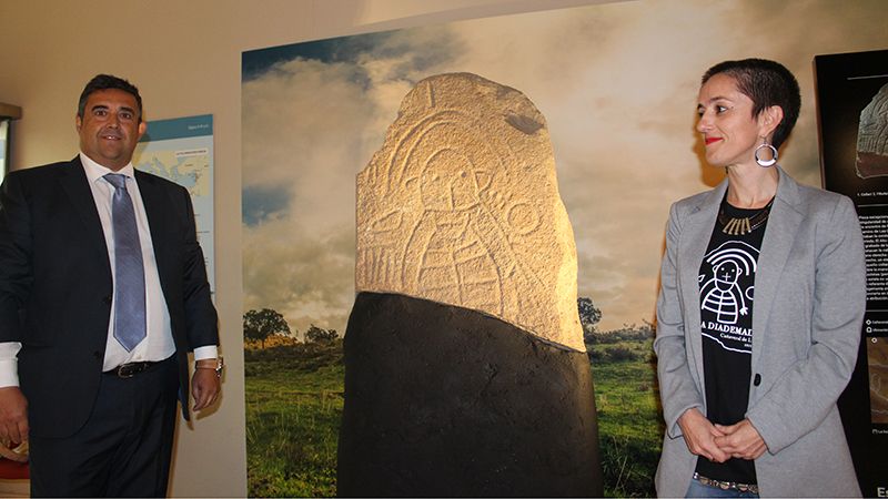 La estela diademada de Cañaveral de León ya puede visitarse en el Museo de Huelva