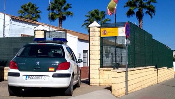 Un guardia civil en prácticas detiene a un ladrón que huía con la caja registradora de un comercio de San Bartolomé