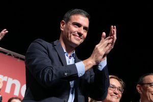Pedro Sánchez asegura que con la derecha en el Gobierno Torra y Puigdemont harían 'la ola'