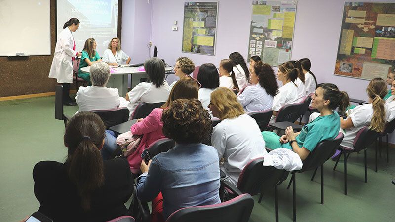 Presentada la guía 'No estás sola, déjanos acompañarte', para mujeres con cáncer de mama