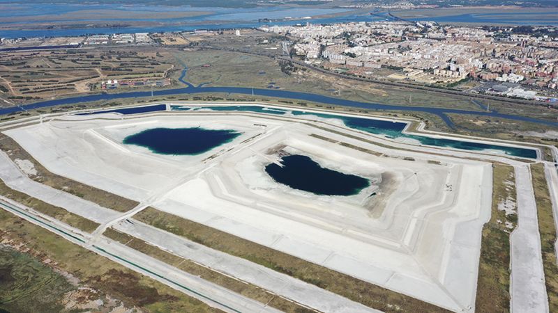El BOE publica la DIA favorable al proyecto de Fertiberia y descarta cualquier otro que implique la retirada y traslado de los fosfoyesos