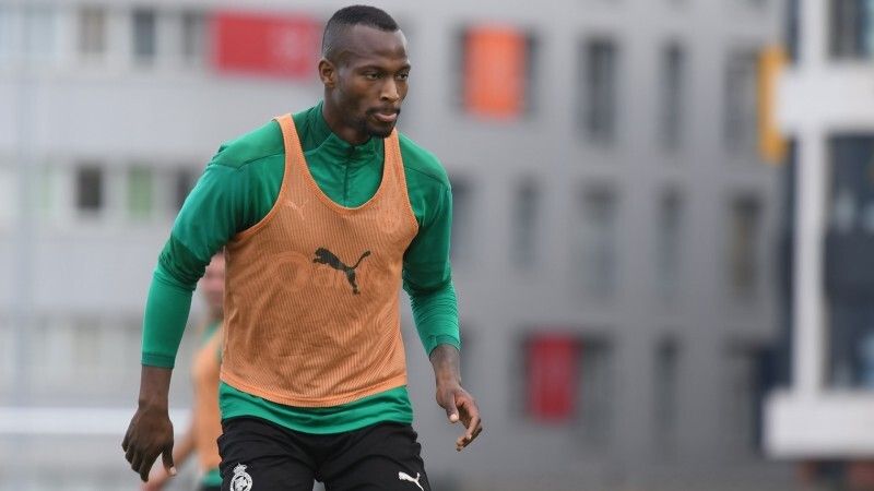Cedric firmó un contrato con el Recre y el asunto acabará en los tribunales