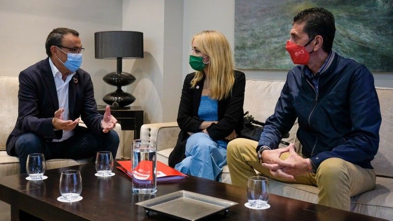 El presidente de la Diputación se reúne con UGT para analizar la situación sociolaboral de la provincia