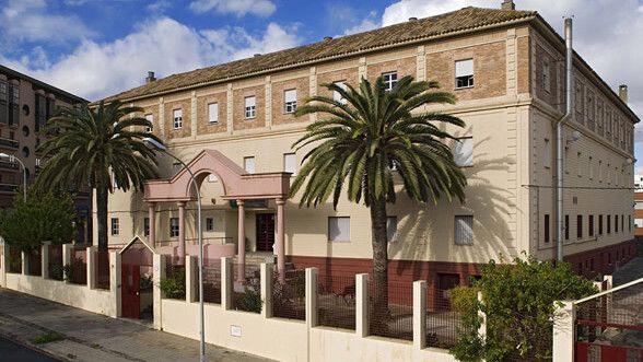 Una docena de deportistas de alto rendimiento en escalada y bádminton se hospedan en Inturjoven