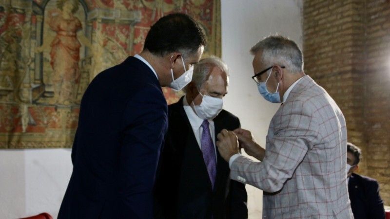 El catedrático Jorge Urrutia recibe el Perejil de Plata 2021