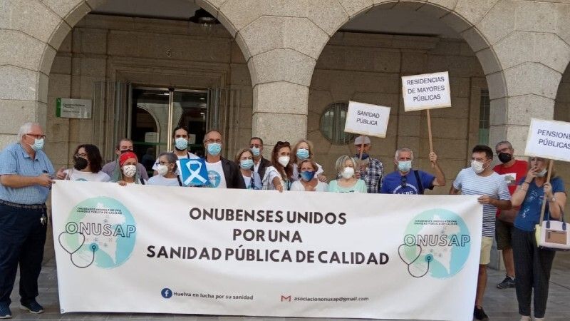 Entregan a Salud más de 1.300 firmas para pedir la apertura del Chare de Lepe
