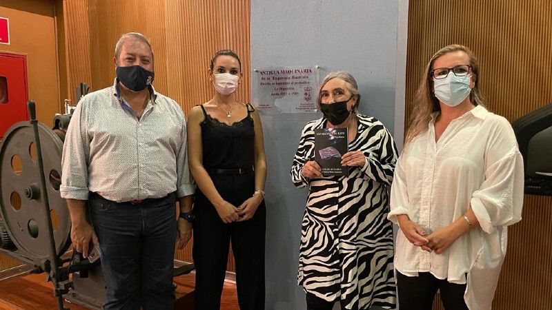 La nieta del fundador del periódico 'La Higuerita' presenta una biografia sobre su abuelo
