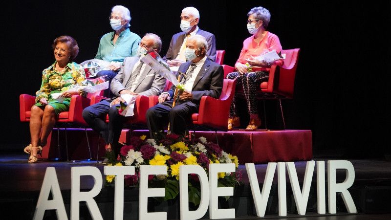 Moguer homenajea a sus mayores en la gala 'Arte de Vivir'