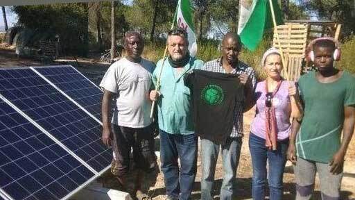 El runrún: ¿Robó Lucena las placas solares de los inmigrantes?