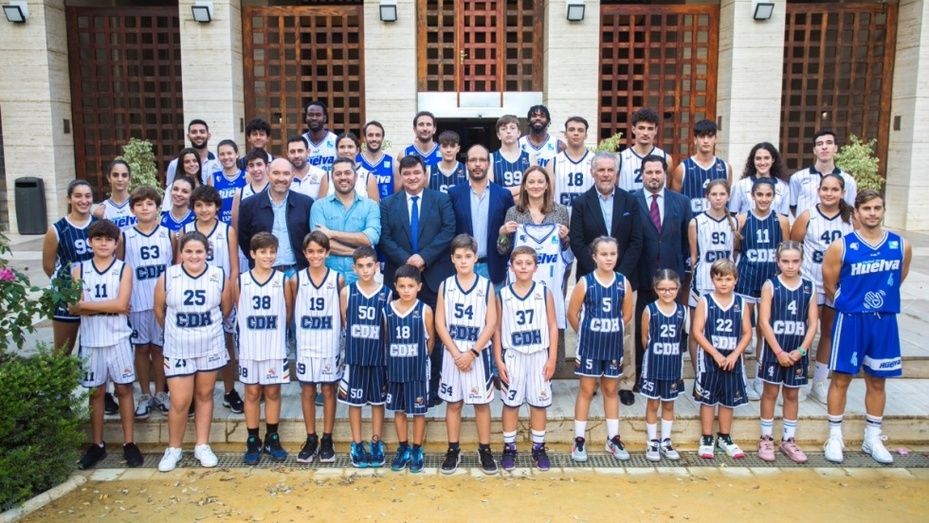 El Ciudad de Huelva, una familia de 350 jugadores